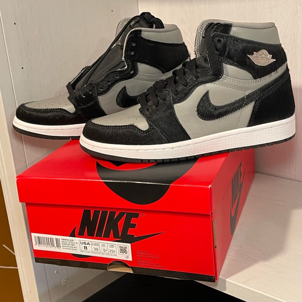 Womens Nike Air Jordan 1 Retro HI OG Size 8